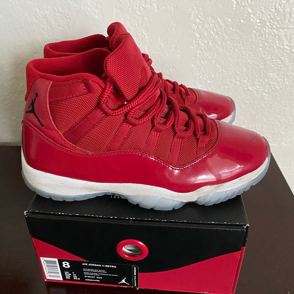 💙 Sold 💙Jordan Retro 11 Win Like 96 men’s sz 8
